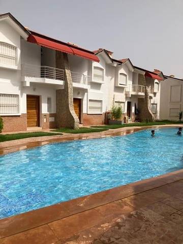 Cottage pour 6 personnes, avec vue et piscine ainsi que jardin et balcon dans Imouzzer du Kandar