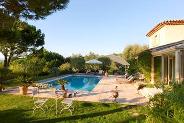 Cottage pour 2 personnes, avec jardin et piscine, animaux acceptés à La Croix-Valmer