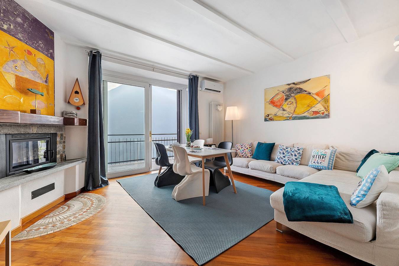 La Gabbianella: Terrasse mit Seeblick – Design-Interieur – Privatparkplatz – Argegno in Argegno, Gemeinde Argegno