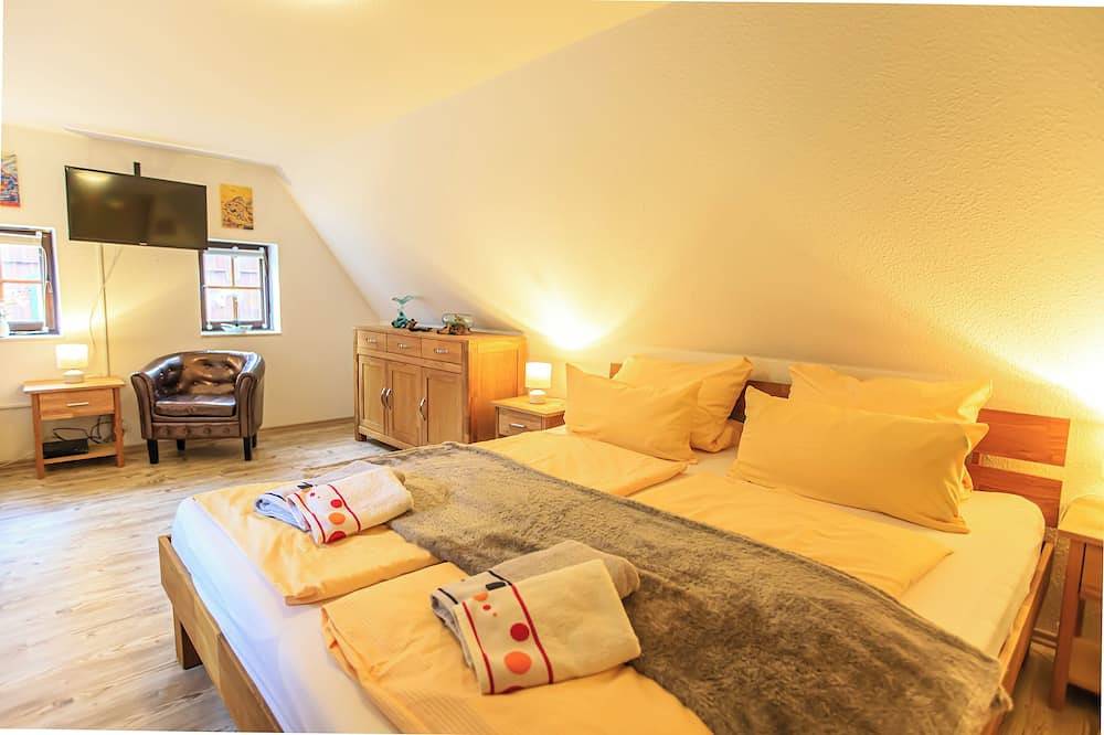 Ganze Wohnung, Ferienhaus Sissi mit Whirlpool, Sauna u Sehr Ruhig in Großschönau, Zittauer Gebirge