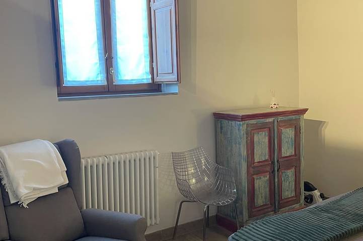 Charming 2-room apartment surrounded by greenery on a farm, just a short walk from town in Sesto Fiorentino, Provincia de Firenze