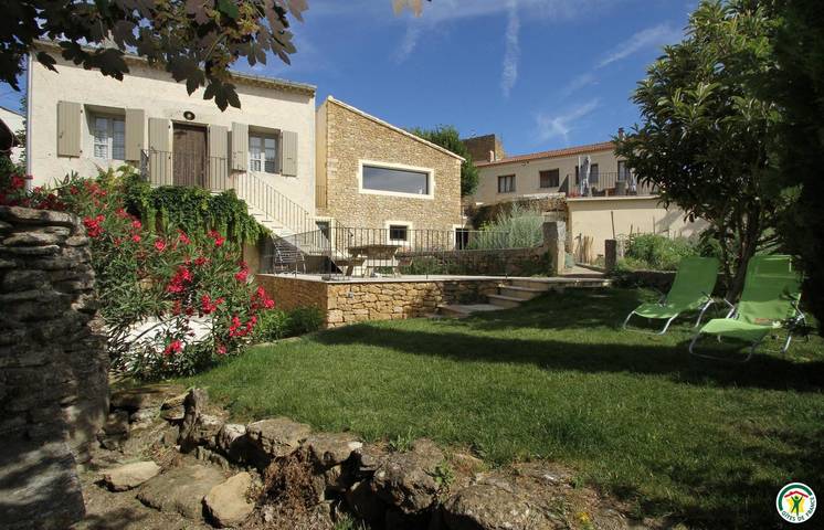 Casa de huéspedes para 6 personas, con jardín además de terraza y piscina - 1