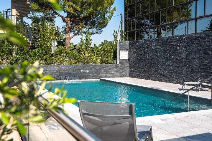 Hotel para 3 pessoas, com terraço e piscina em Aix-en-Provence