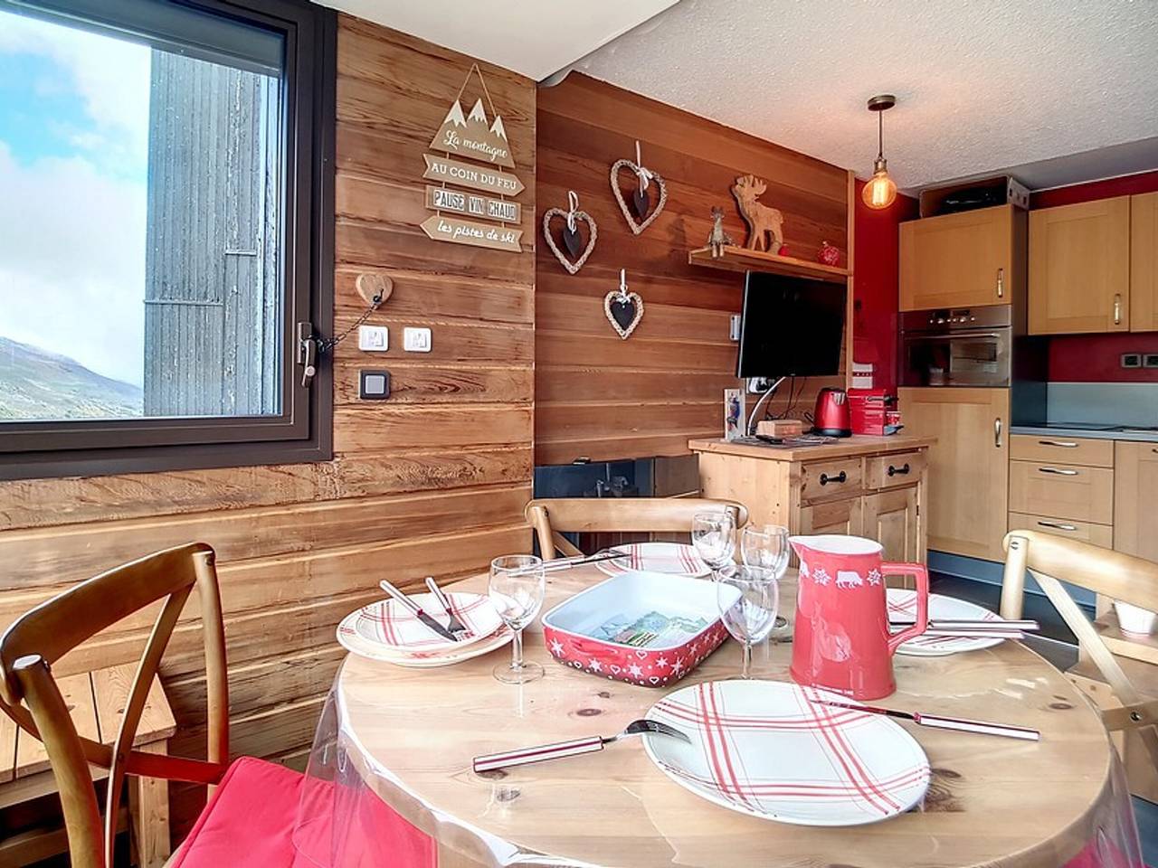 Entire studio, Renovated studio in Les Menuires, ski-in ski-out in Saint-Martin-de-Belleville, Les Trois Vallées