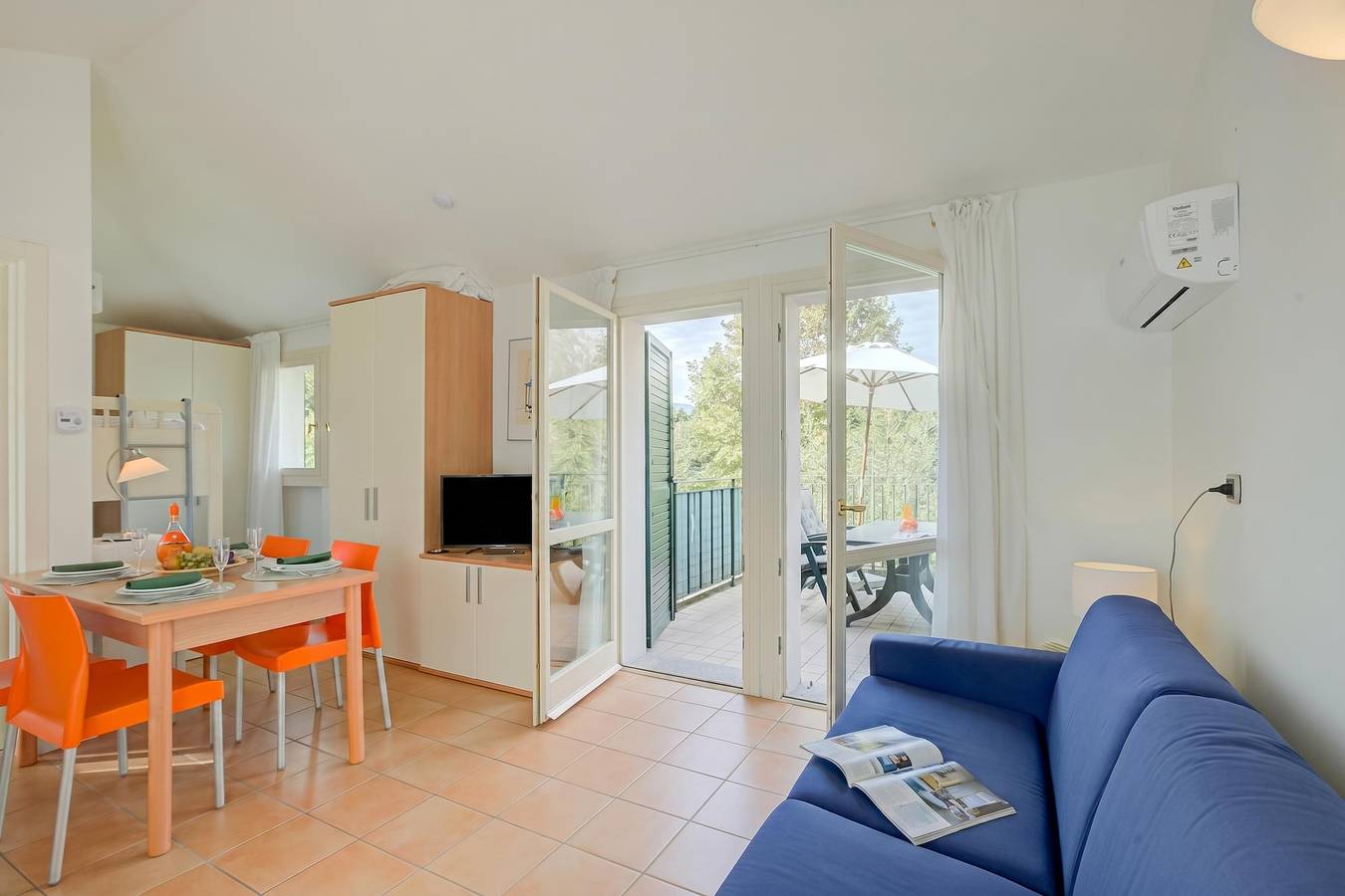 Geheel appartement, Appartement aan het meer met essentiële voorzieningen, 100m van het Lago di Lugano in Porlezza, Gemeente Porlezza