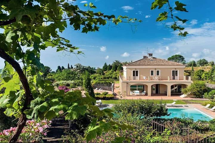 Villa voor 14 personen, met balkon en tuin - 1