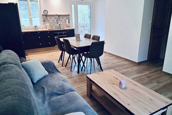 Location de vacances pour 6 personnes, avec Jardin à Eygluy-Escoulin