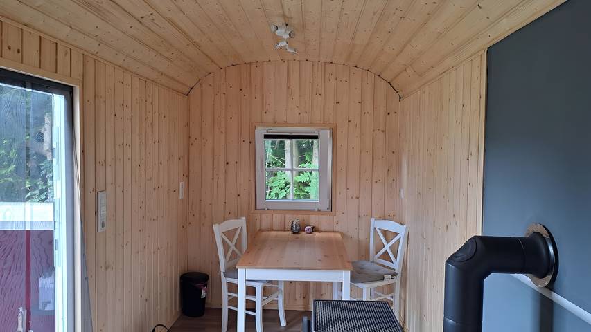 Holiday Home 'Bauwagen Rhumeblüte' with Private Terrace, Garden and Wi-Fi in Rüdershausen, Harzvorland