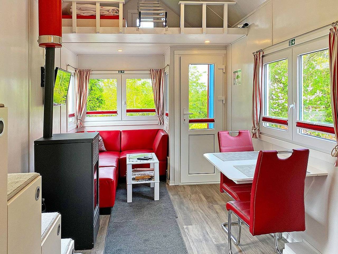 Ein echtes Minihaus auf Rädern - perfekt für Urlaub und Probewohnen in Satow, Mecklenburgische Ostseeküste