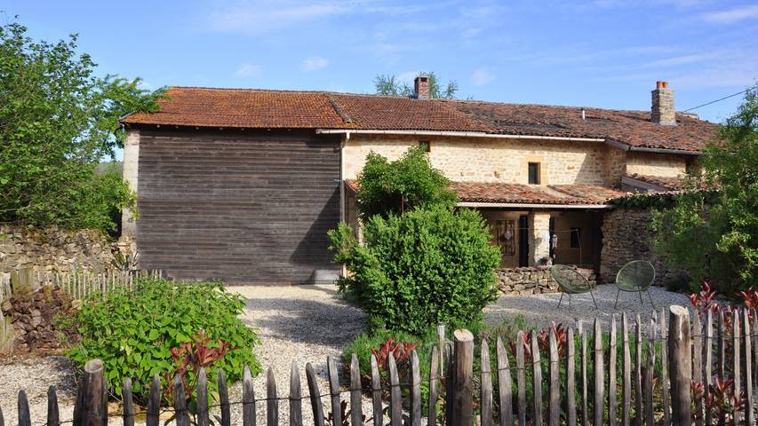Vakantiehuis 'Maison Des Voisins' met privéterras, privétuin en Wi-Fi in Autréville-Saint-Lambert, Verdun