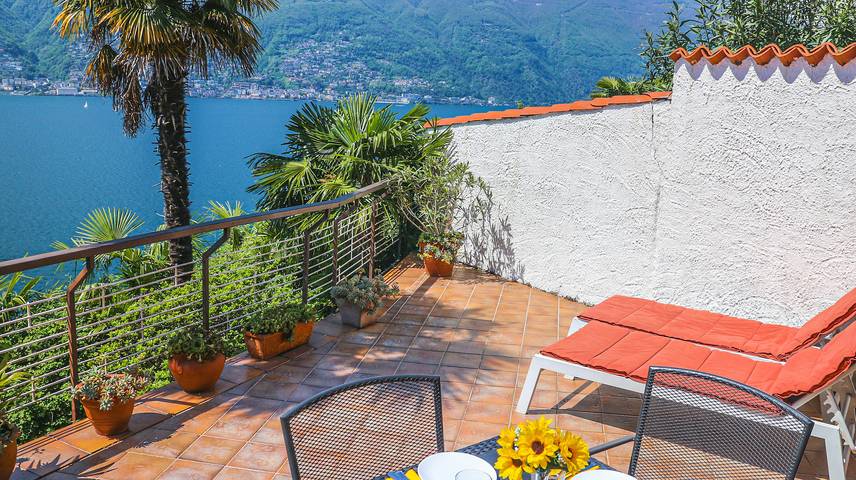 Ferienwohnung für 4 Personen, mit Seeblick und Ausblick sowie Terrasse in Maccagno con Pino e Veddasca - 4