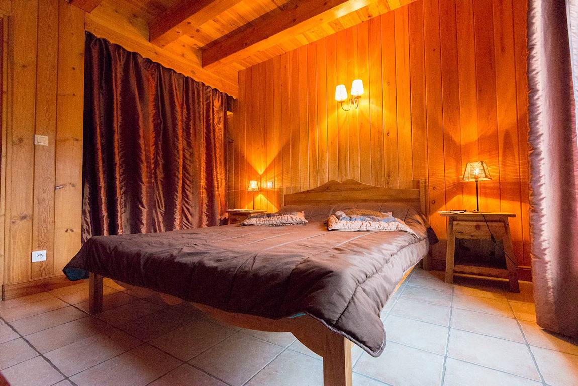 Chalet Bien-Être, piscine, spa in La Chapelle-d'Alagnon, Parc naturel régional des Volcans d'Auvergne