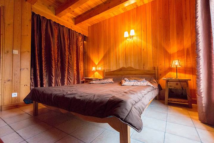 Chalet pour 14 personnes, avec sauna ainsi que terrasse et jacuzzi dans le Cantal - 2