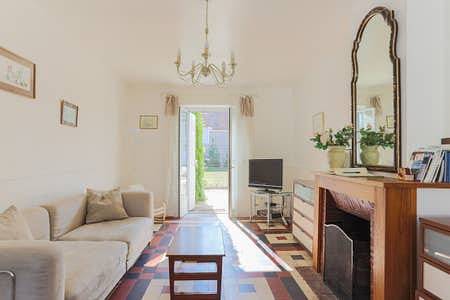 Gîte pour 8 personnes, avec terrasse à Arnouville-lès-Mantes