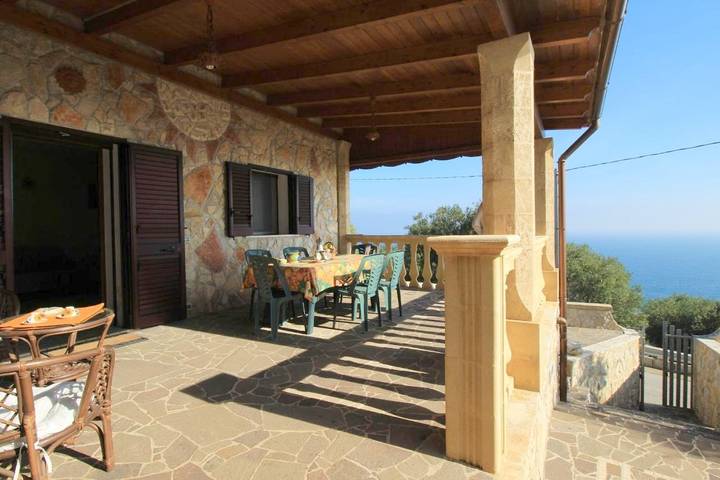 Villa per 6 persone, con panorama e giardino, con animali domestici a Gagliano del Capo