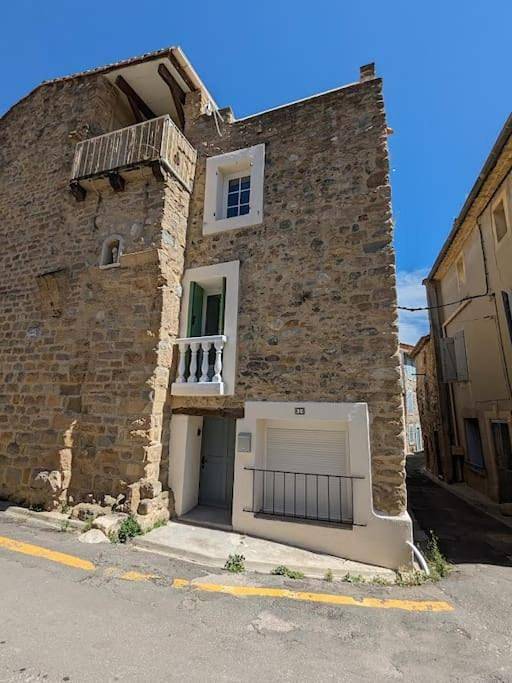 Location de vacances pour 5 personnes, avec vue et terrasse à Bize-Minervois - 4