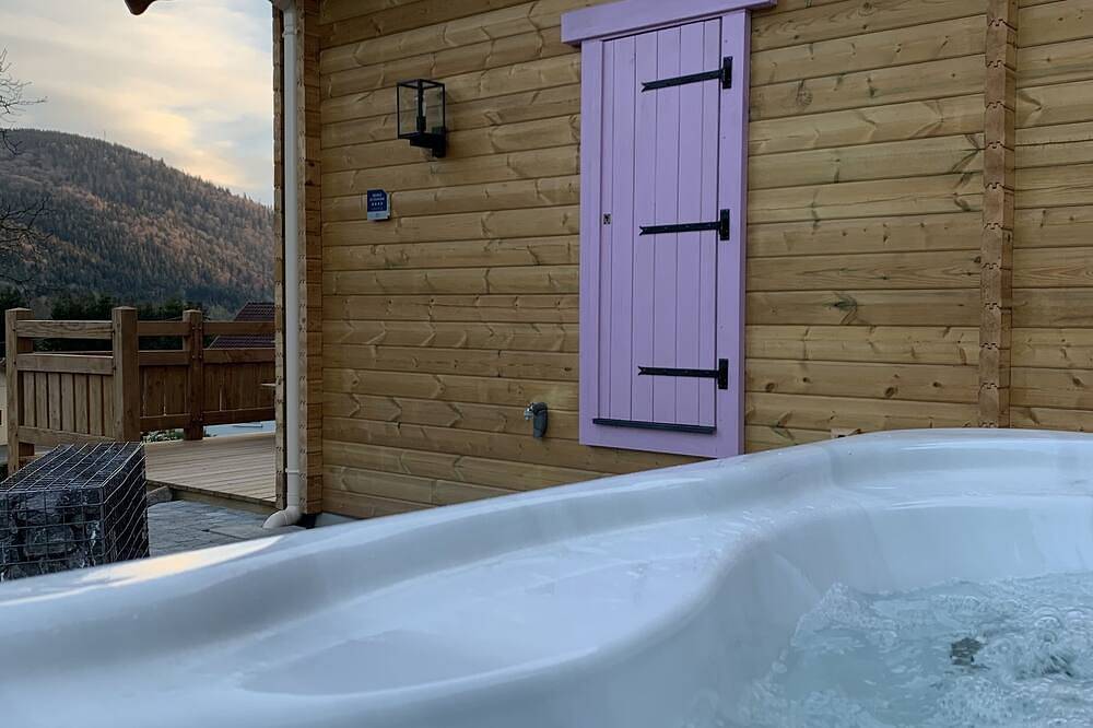 L'Elégance 4* - Jacuzzi - 4 personnes in Rochesson, Parc naturel régional des Ballons des Vosges
