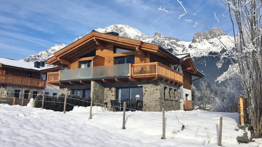 Chalet für 12 Personen, mit Terrasse und Sauna sowie Garten in Leogang