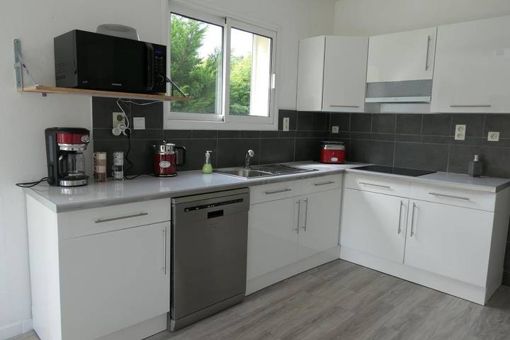 Location de vacances pour 10 personnes, avec piscine et jardin à Carignan-de-Bordeaux - 2