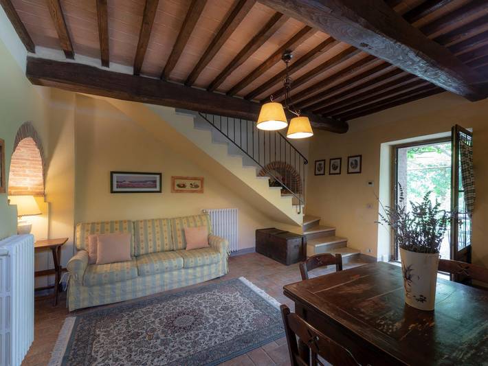 Agriturismo per 6 persone, con Balcone e Giardino nonché Piscina a Casole d'Elsa