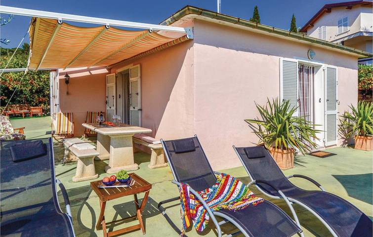 Ferienhaus für 6 Personen, mit Terrasse und Garten in Oneglia