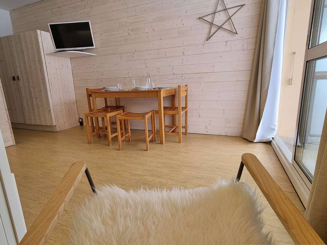 Ganze Wohnung, Studio für 4 Personen, Ski-in/Ski-out, Süd-West, Gratis-Wlan, Kostenlose Parkplätze, Nahe Skilift in Saint-Étienne-en-Dévoluy, Le Dévoluy