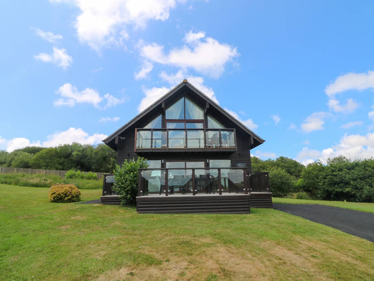 Chalet for 8 People in Cornwall, South West England