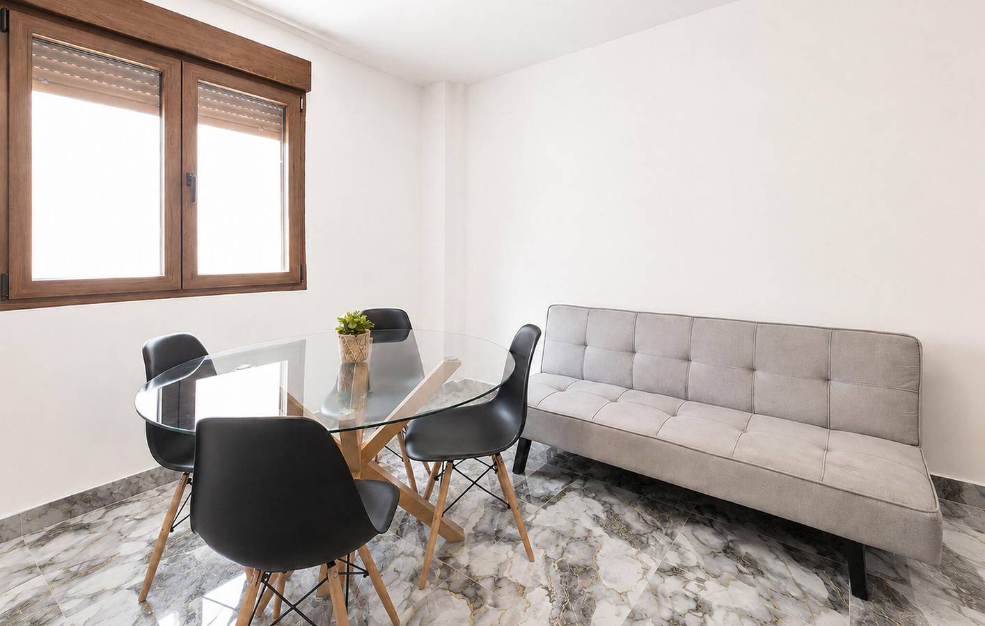 Apartamento vacacional entero, Apartamento con encanto: wifi, aire acondicionado, aparcamiento y a un paso de los restaurantes de Villar del Arzobispo in Villar del Arzobispo, Provincia de Valencia