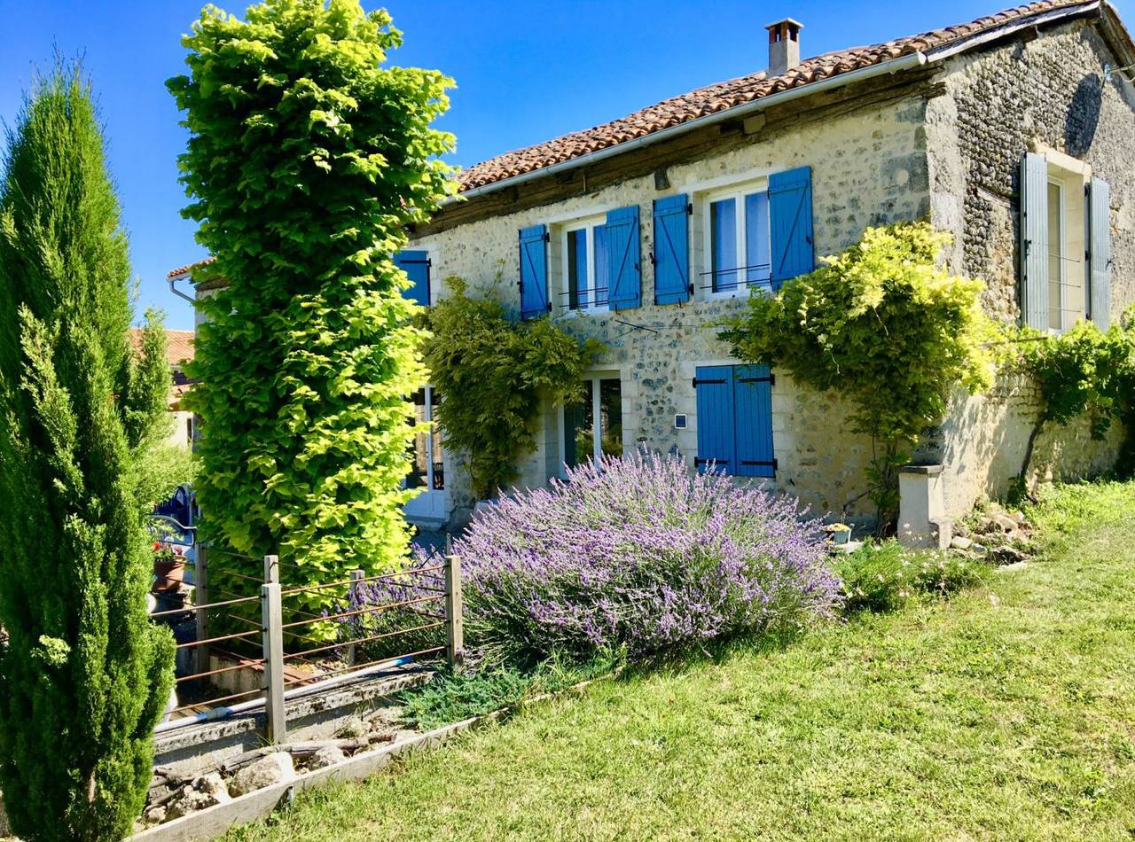 Belle grange convertie, Grange Lapin, avec piscine in Courgeac, Charente