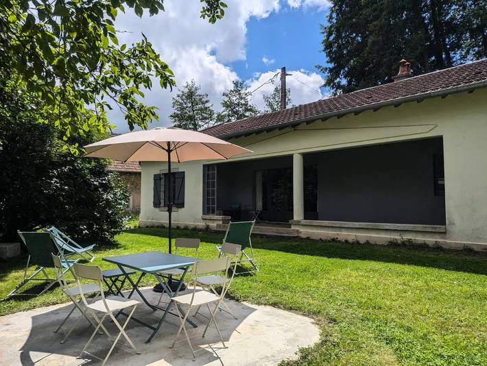 Gîte pour 5 personnes, avec Terrasse et Jardin