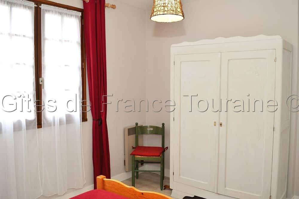 Charming Cottage with Garden, Near Château d'Azay-le-Rideau, Wifi, Fireplace, Baby-Friendly in Azay-le-Rideau, Loire Valley