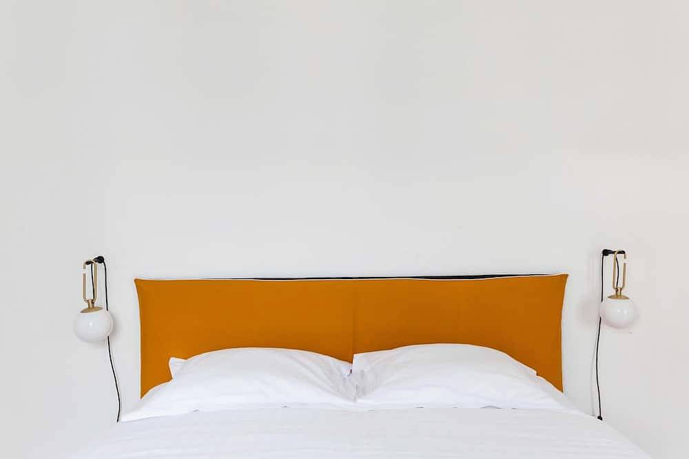 Apartamento entero, Impresionante dúplex de 3 dormitorios en Boulogne Billancourt, con terraza en la azotea, por Veeve in Boulogne-Billancourt, Altos del Sena
