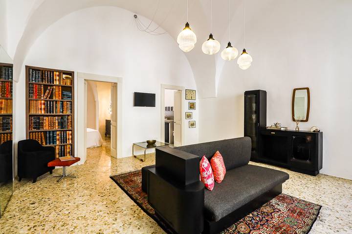 Casa vacanza per 7 persone, con balcone e panorama nonché giardino a Parabita