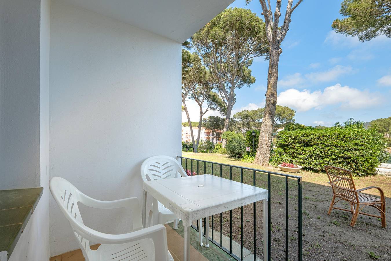 Apartamento entero, H-13 Apartamento en comunidad con piscina in Calella de Palafrugell, Palafrugell