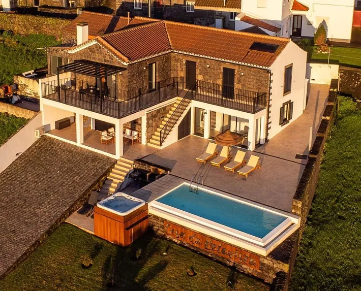 Ferienhaus für 8 Personen, mit Garten und Pool sowie Whirlpool - 1