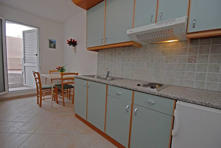 Ferienwohnung für 2 Personen, mit Pool und Balkon/Terrasse in Dalmatien