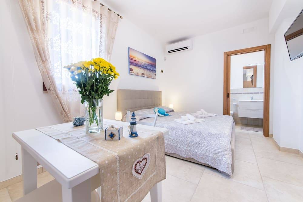Garden Studio near Gallipoli - by Stefy in Taviano, Gulf of Taranto