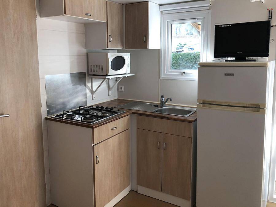 Camping Paradis - La Pomme de Pin - Mobilheim 6 personen - Aqua 3 Schlafzimmer 6 Personen Halbüberdachte Terrasse in Jard-sur-Mer, Vendée