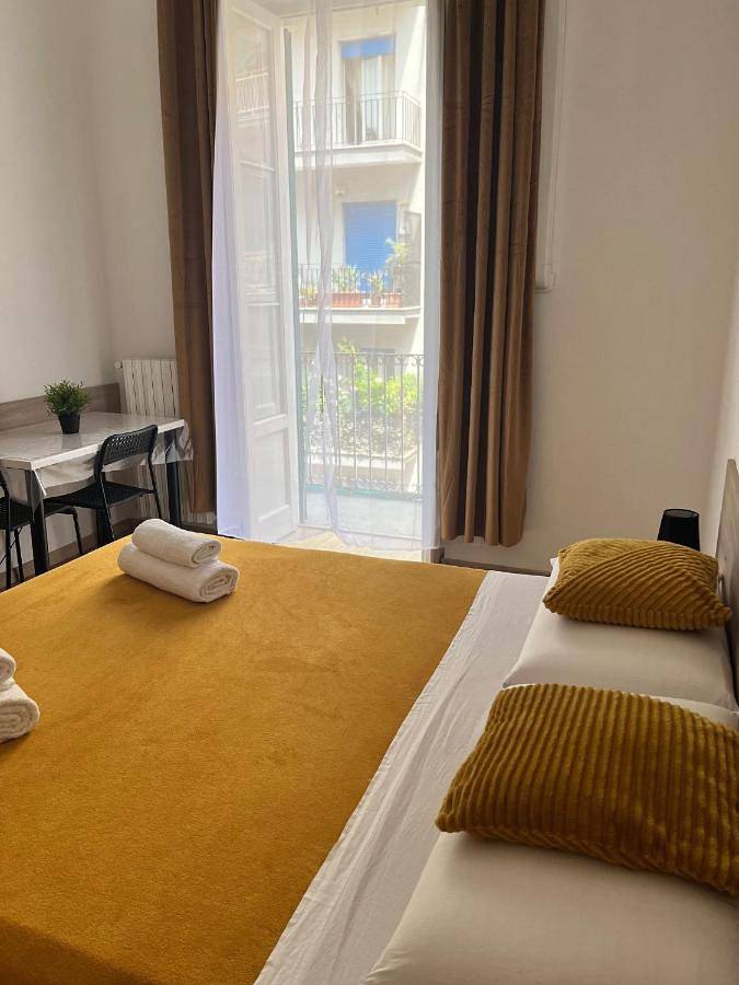 Alojamiento y desayuno para 5 personas, con vistas y balcón - 1