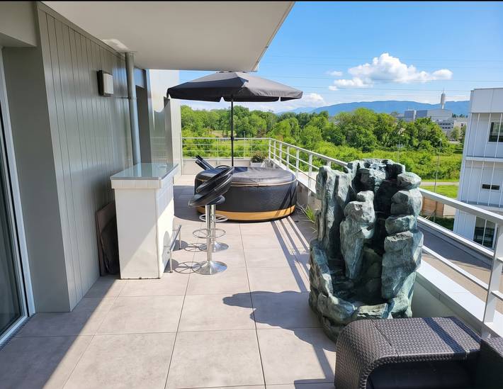 Appartement de vacances pour 4 personnes, avec Jacuzzi et Terrasse dans l' Ain