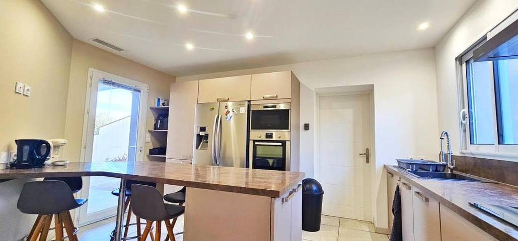 Chalet para 8 personas, con terraza y piscina - 1