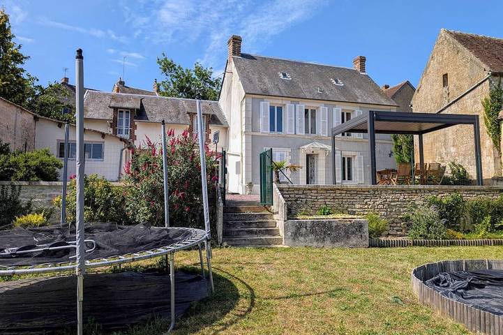 Location de vacances pour 14 personnes, avec jardin à Le Merlerault