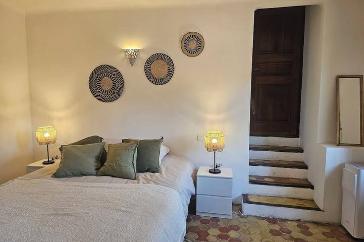 Apartamento entero, Small apartment in the village in Lauris, Parque natural regional del Luberon
