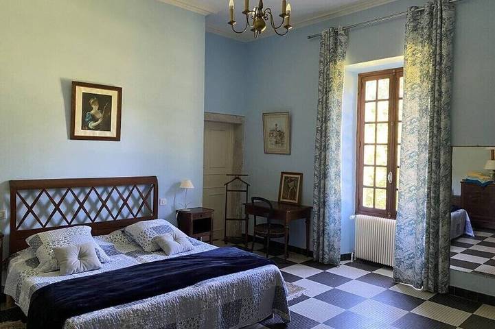 Location de vacances pour 14 personnes, avec jardin ainsi que terrasse et piscine à Douelle (Lot) - 4