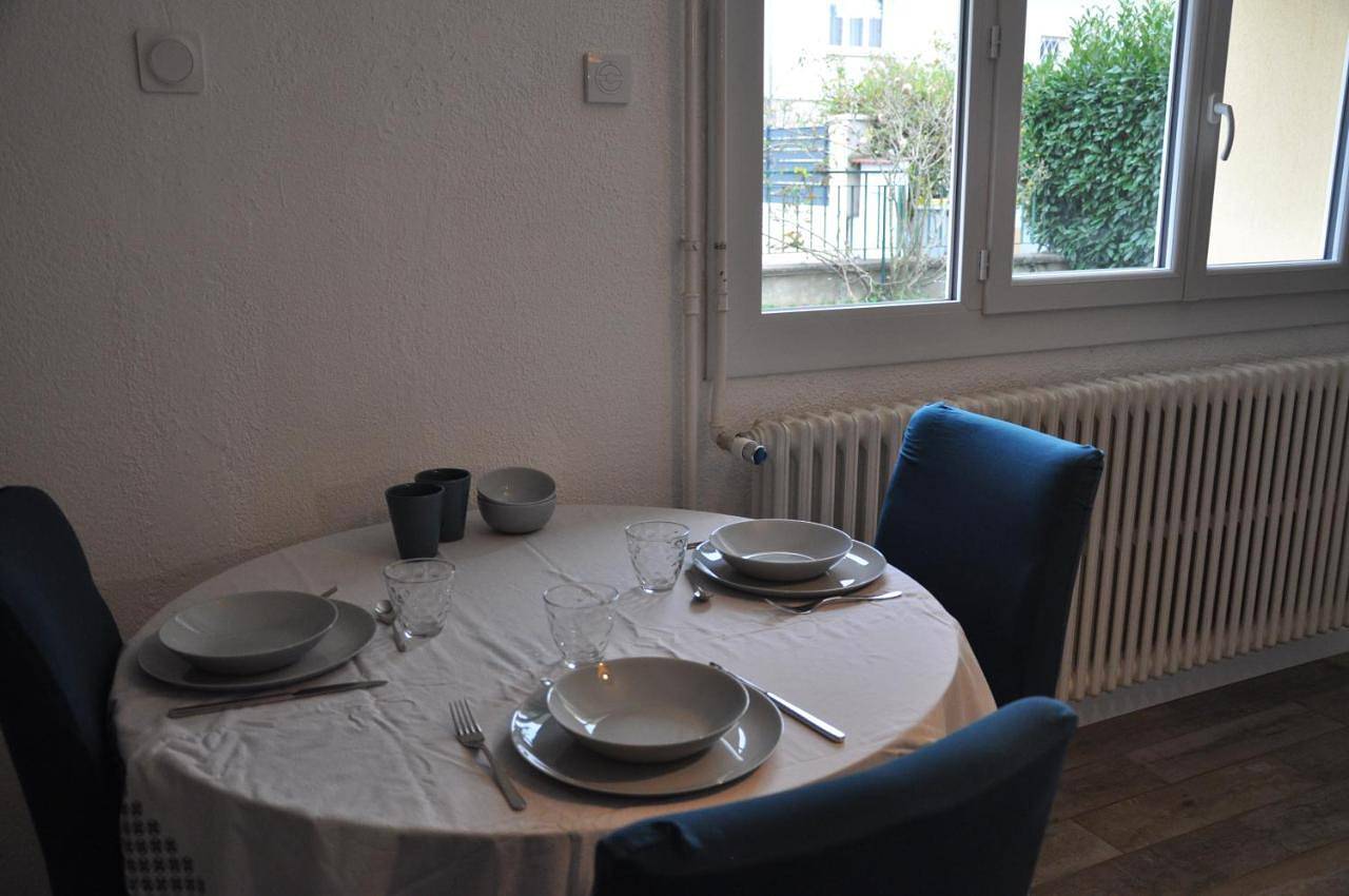 Appartement entier, One-Bedroom Apartment in Bourg-en-Bresse, Région de Bourg-en-Bresse
