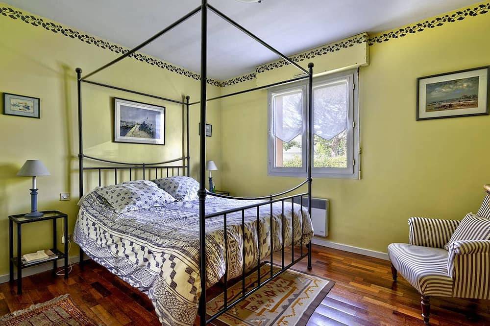 Ruhige Villa in Pyla-sur-Mer, 700m vom Strand, für 8 Personen, mit Garten und Terrassen! in Pyla-sur-Mer, La Teste-de-Buch