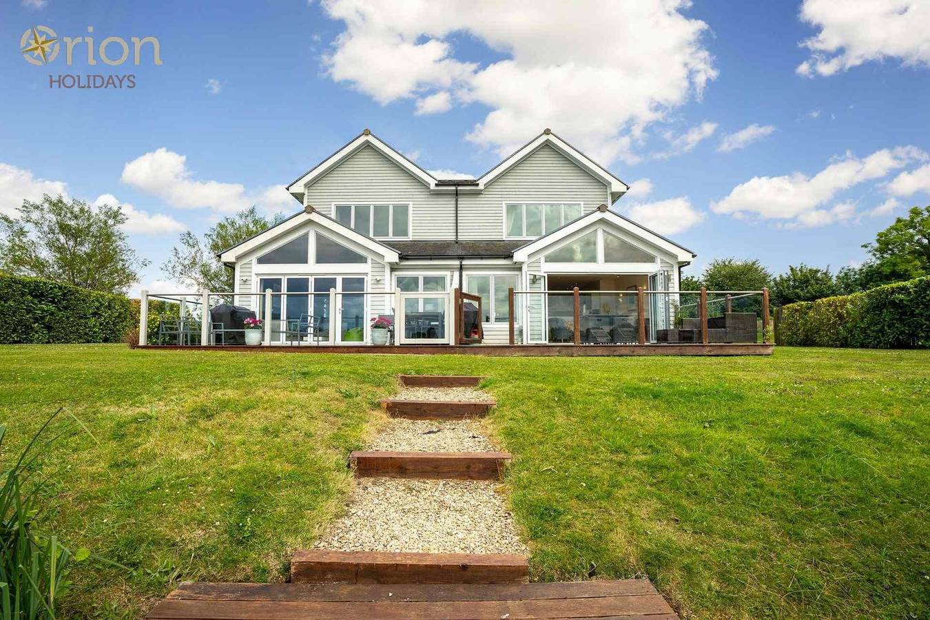 Summer Lake 32B, Meadowlark in Gloucestershire