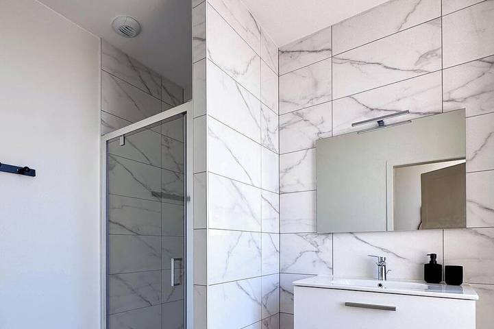Appartement entier, Tranquiloue - Appart Centre-Ville 20min Puy du Fou in Les Herbiers, Vallée de la Loire