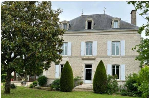 Maison de vacances pour 15 personnes, avec Terrasse et Jardin ainsi que Piscine et Vue à Coulon