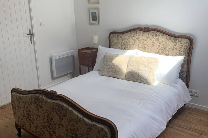 Gîte des Ruches, gîte paisible et chaleureux 1 chambre avec piscine in Chives, Région de Saint-Jean-d'Angély